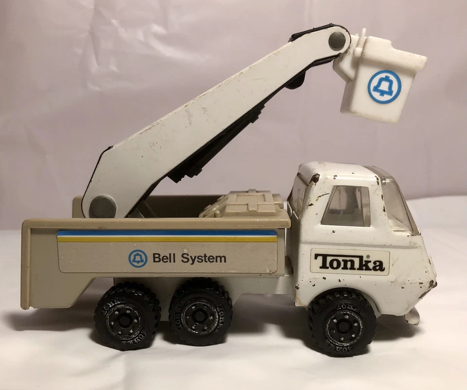 Vintage 1979 Tonka Bell System Telephone Line Toy Truck 55010  - Image 3 of 4