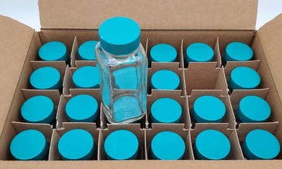Qorpak 4oz French Square Glass Bottles Type 3 Green F217 Lid GLC-01311 Box of 24