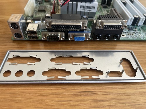 Gigabyte GA-6WMM7 REV 4.1 Socket 370 Motherboard / System Board - 第 6/9 張圖片