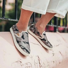 NIB Olukai Pehuea Pa i Soft Pink  Ke Au Camo - 7.5