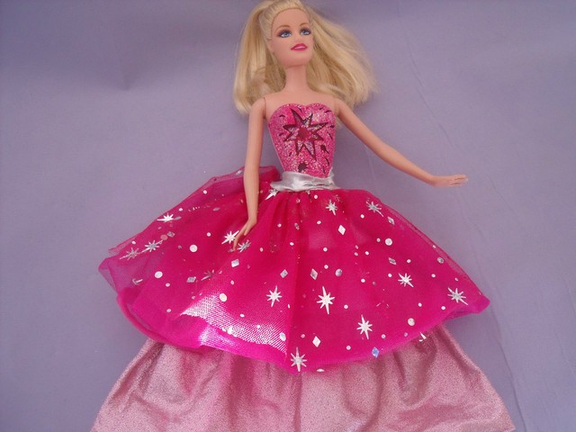 barbie moda magica en paris muñeca