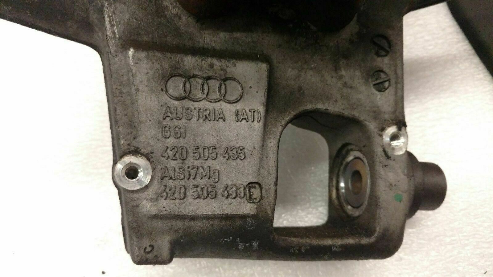 LAMBORGHINI GALLARDO LP560 LP570 SL REAR LEFT HUB SPINDLE OEM 420505433F  