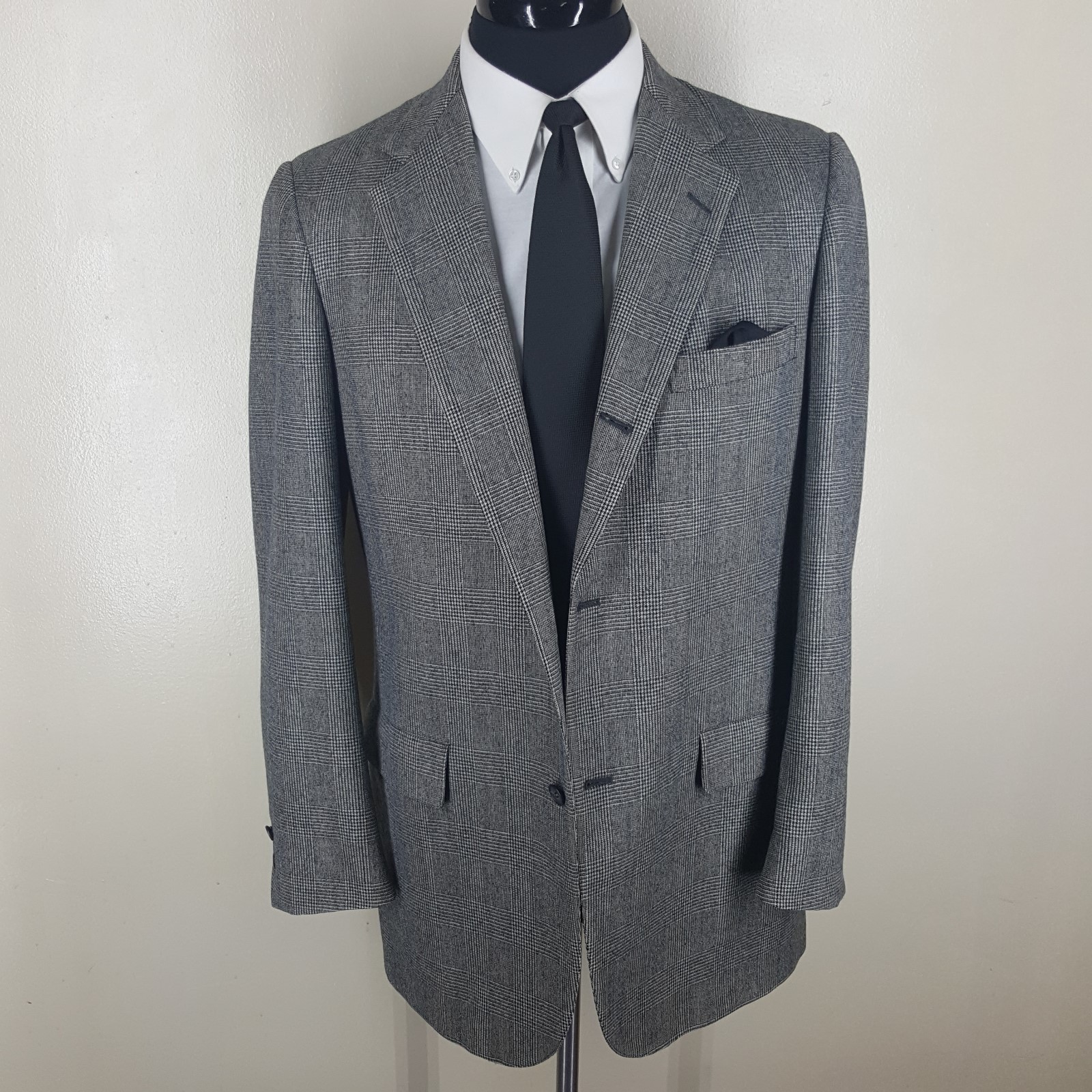 BROOKS BROTHERS Made In USA Sport Coat 3rd Btn Roll Center Vent 42 Long