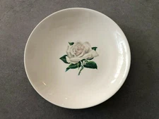 Homer Laughlin White Rose Center Stem Rhythm Smooth - 8" COUPE SOUP BOWL