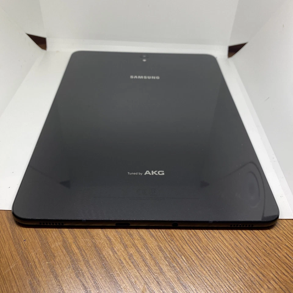 Samsung Galaxy Tab S3 32GB, Wi-Fi + 4G (Unlocked), 9.7in - Black - Image 3 of 4