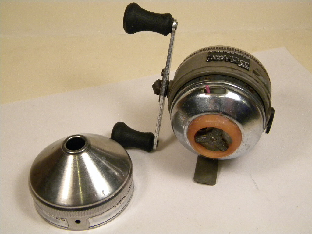 Vintage Zebco 33 Classic casting reel Made in USA