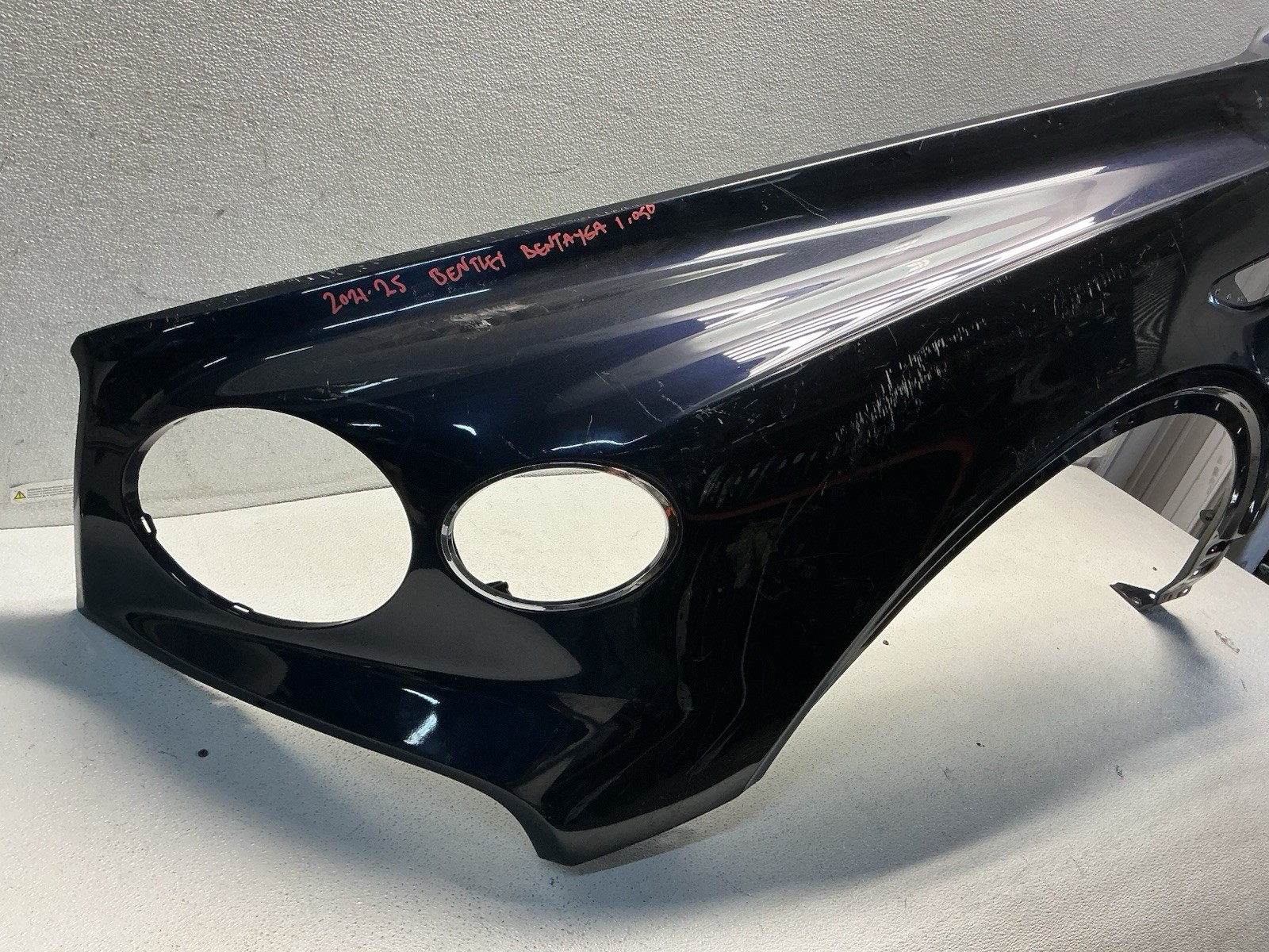 Bentley Bentayga 2021-2025 Front Left Fender