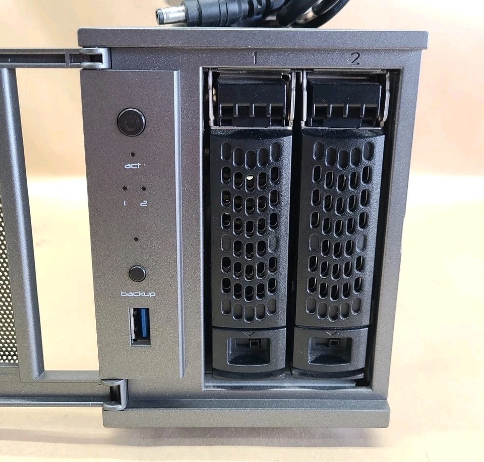 NETGEAR ReadyNAS Pro 2 RNDU2000 RND-2A NO DRIVES w/ Power Cable - Tested Working - Image 2 of 4