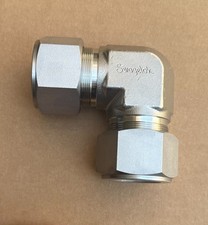 Swagelok  1 1/4" Stainless Steel Union Elbow SS-2000-9  Several Available  New