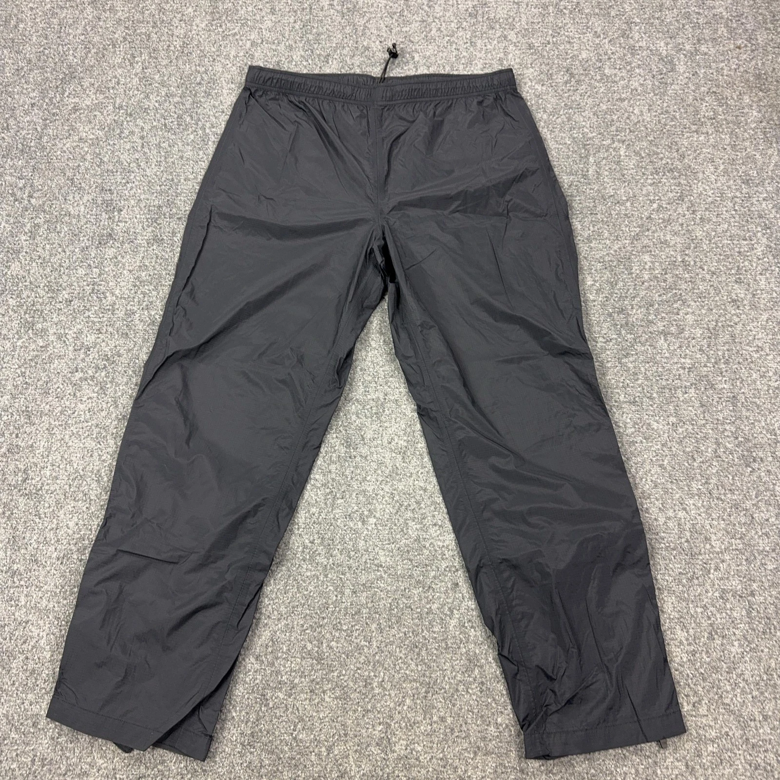 L.L. Bean Rain Pants Mens L 38x32 Black Water Resistant Zip Ankle Elastic Waist
Opens in a new windo
