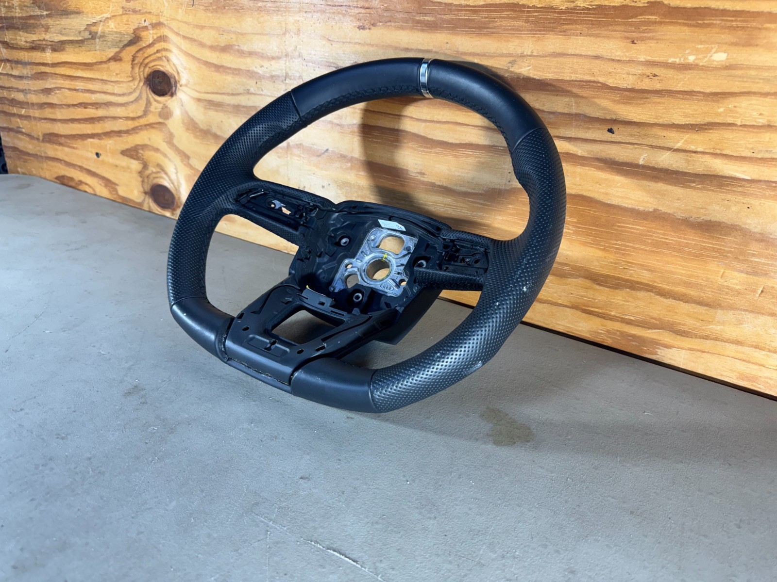 OEM 19-24 Lamborghini Urus Steering Wheel MINT