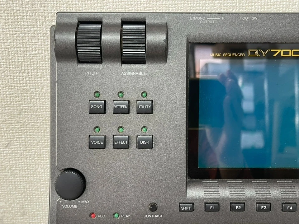 YAMAHA QY700 con adaptador de CA, disquete y secuenciador manual probado y funcionando Foto 3 de 4