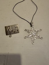 Small Lot Of Vintage Musical Note Themed Jewelry