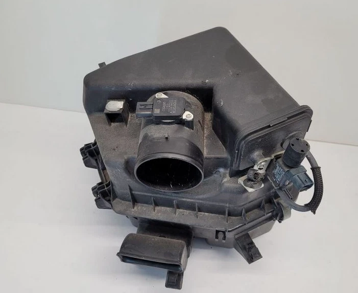 2006-2011 Toyota Rav4 Air Intake Cleaner Box 6 Cylinder - Image 2 of 4