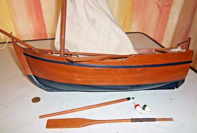 Maquette De Bateau En Bois à Restaurer – Thonier Ou Canot, Voilure Et Accastillage
