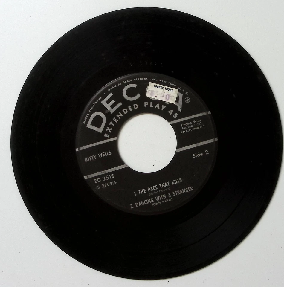 KITTY WELLS THE WINNER OF YOUR HEART/RIGHT OR WRONG/THE PACE... VINYL 45 57-71 Foto 2 de 3