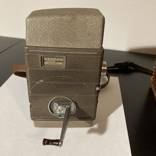 Bell & Howell Two-Fifty-Two 8mm Movie Camera W/ Case WORKS!!!!! - Picture 5 of 16
