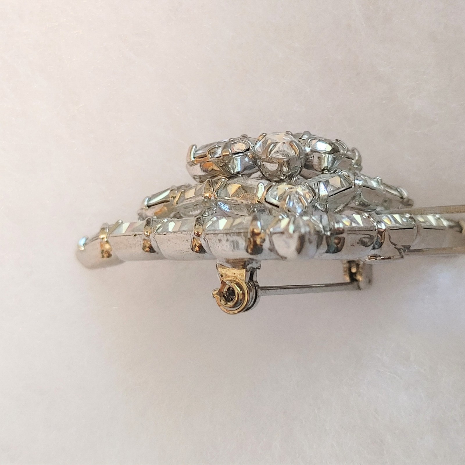 WEISS Signed Rhinestone Triangular Shaped brooch,… - image 15