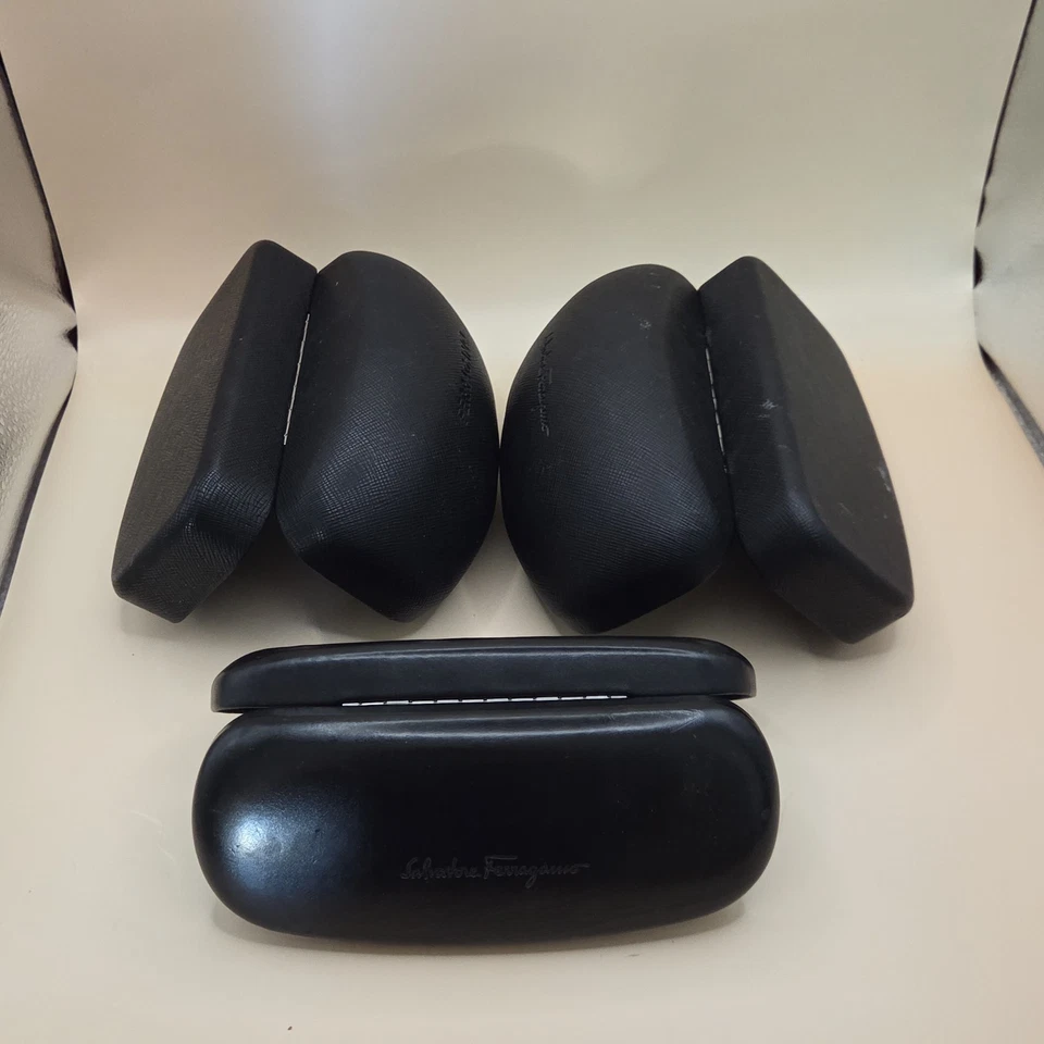 Lote de 3 fundas para gafas de sol Salvatore Ferragamo negras rígidas protección de viaje Foto 4 de 4