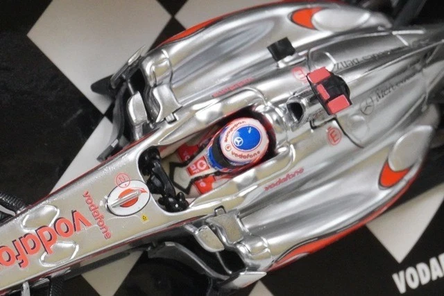 1:43 MINICHAMPS 530114304 Vodafone McLaren Mercedes MP4-26 2011 #4 model car - Image 4 of 4