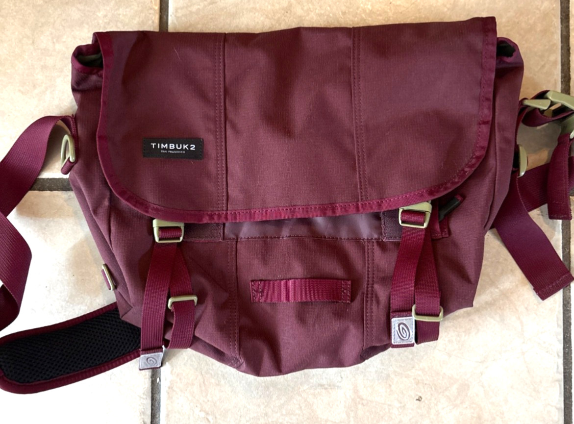 Timbuk2 Classic Messenger Bag in Burgundy Cordura Nylon