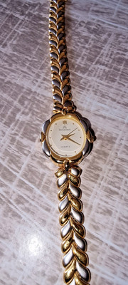 Vintage ROMANSON SWISS QUARTZ ION-22K GOLD PLATED RM 5373L WATER RESISTANT