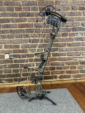 Mathews Lift 33 RH 55#-80# 26" - 31.5" Ambush Quiver IMX V-Bar Mount GAS Strings