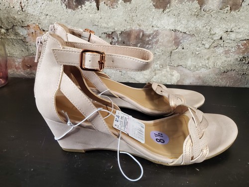 New Wedge Sandals Womens Sz 8.5 Tan Gold Brown - Picture 2 of 4