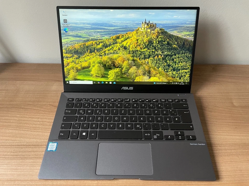 ASUS Notebook B9440U, 8 GB RAM, 238 GB SSD mit Windows 10 Pro