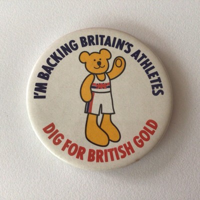 GB Athletics Abzeichen ''I'm Backing Britains Athletes, Dig For British Gold'' (B182)