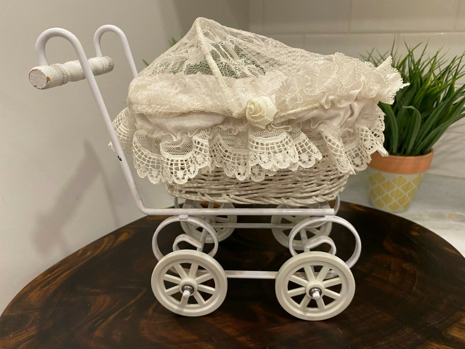 Vintage Miniature White Wicker Pram Hooded Doll Buggy Stroller Baby Carriage 