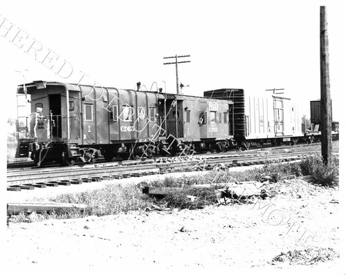 Baltimore & Ohio B&O Photo C-2455 C-2852 Way Cars Cabooses Photo (FY) (WR)