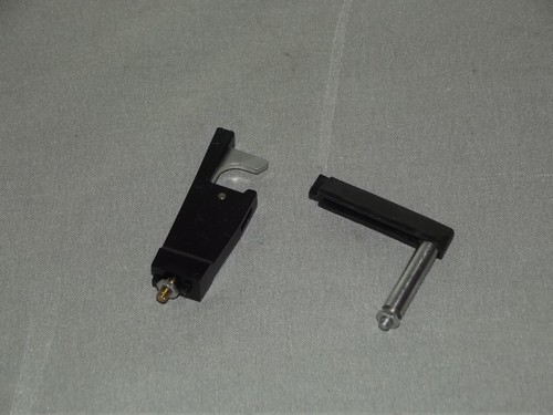 Dual 1219   Stereo Turntable Original Tonearm / Arm Rest Part