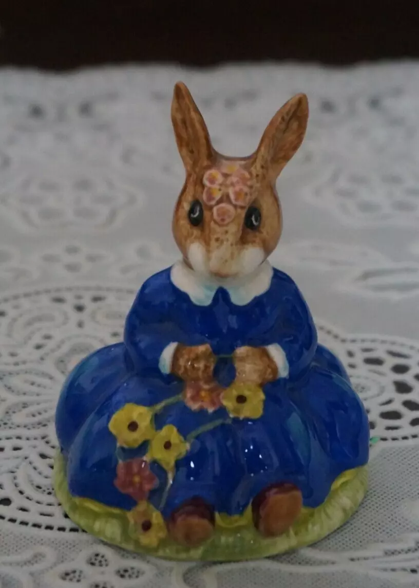 VINTAGE Royal Doulton Figurine Daisie Bunnykins Spring Time DB7, England