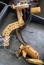 2000-2004 Nissan Frontier Fuel Pump Assembly 6 Cylinder Fits