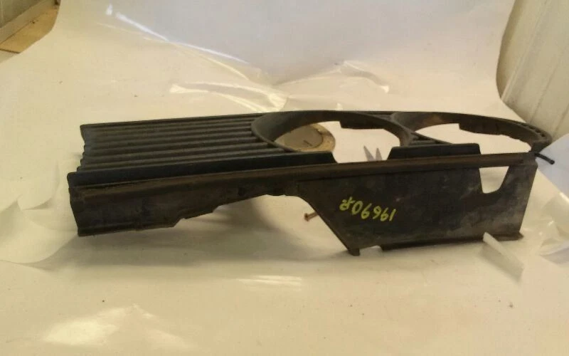 Parrilla lateral derecha pasajero convertible para BMW 325i 22081 87-93 Foto 2 de 4