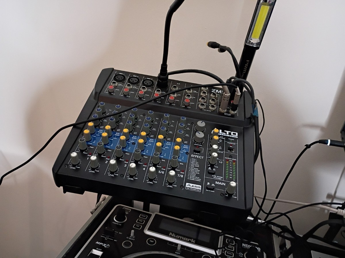 Numark Mixtrack Platinum DJ Controller With Gemini As-1500p 15