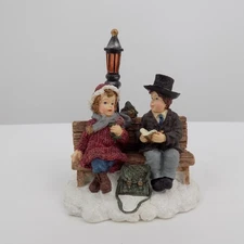 Meryvns Village Square 1997 Christmas Figure Couple Bench Lamppost 4" Tall Vtg