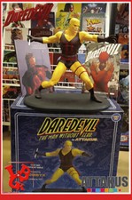 DAREDEVIL GRANDE Statue resine Attakus 36Cm costume jaune Classic figure # NEUF
