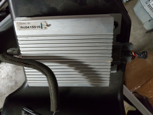 2003-2004-2005-2006-2007-2008-2009-2010-2011 LINCOLN TOWN CAR AMPLIFIER