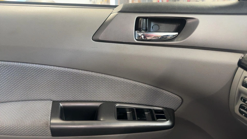 11 12 13 SUBARU FORESTER Front Door Trim Panel Left - Изображение 2 из 4