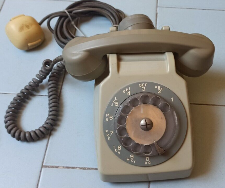 ANCIEN TÉLÉPHONE À Cadran Et Ecouteur Socotel S63 Vintage Habillage Velour rose EUR 12,00 - FR