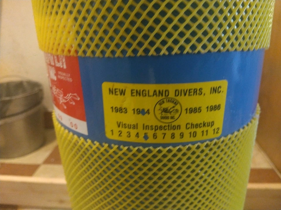 1 tanque de buceo Skuba. . Foto 2 de 4