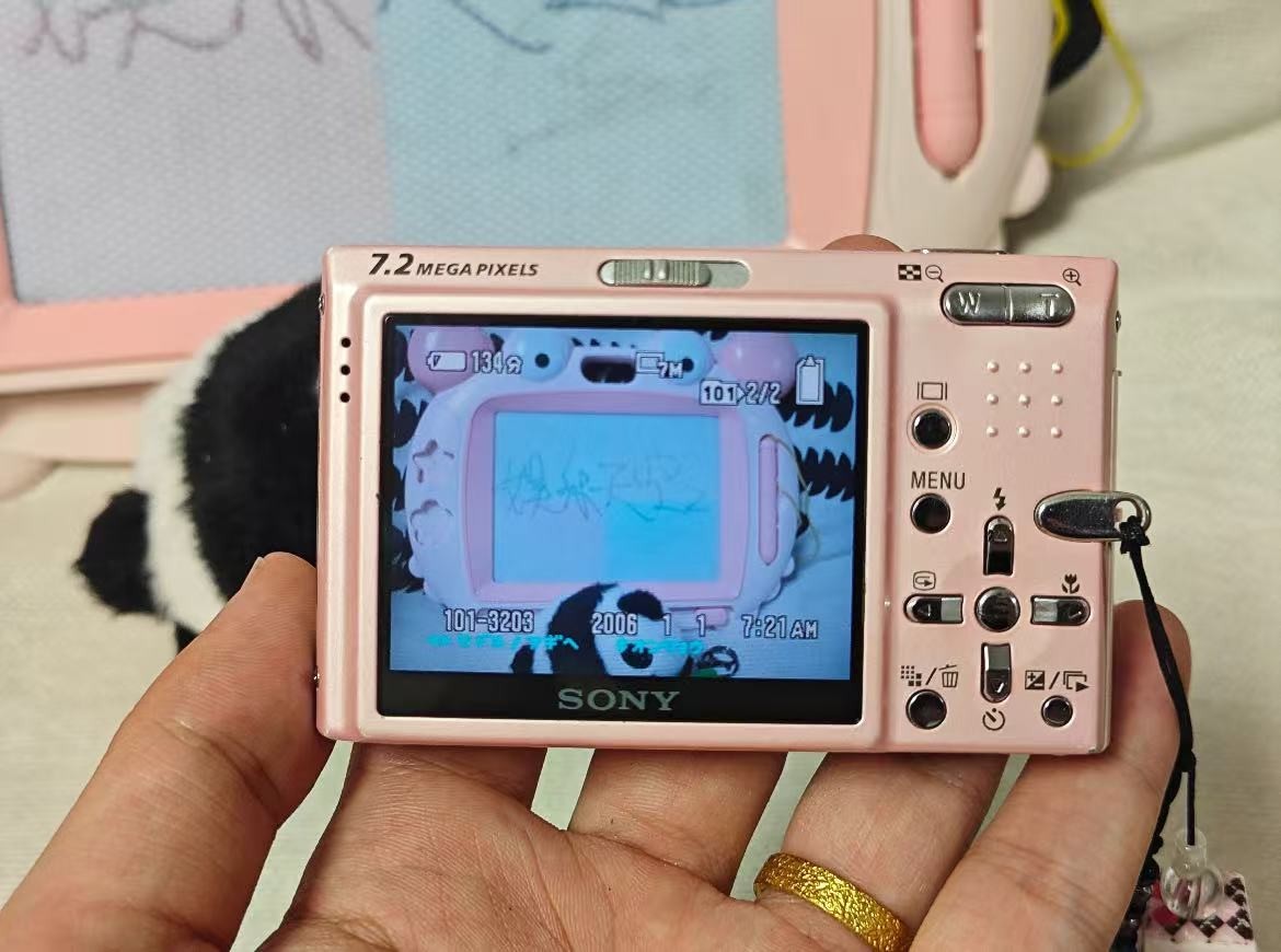 Sony Cyber Shot DSC-T10 7.2MP Digital Camera 3x Optical Zoom