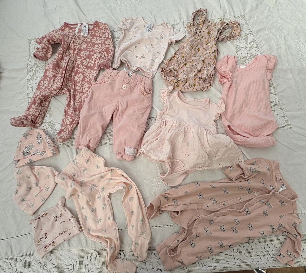 Bulk baby Girl clothes bundle Sz 00 Overalls Romper Leggings Tops ,X11 Pieces
Opens in a new window 