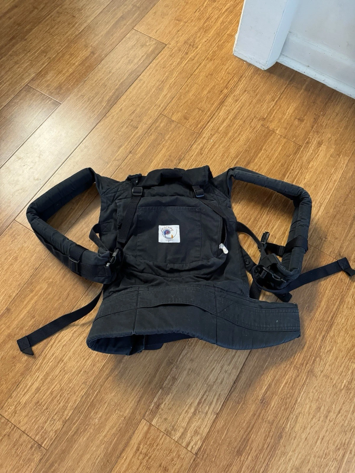 Ergobaby Black Soft Structured Baby Carrier with Padded Straps & Waist Belt