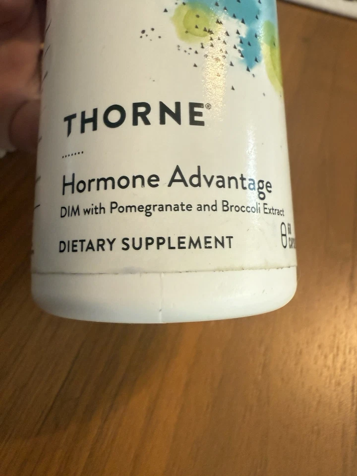 Thorne Hormone Advantage DIM con extracto de granada y brócoli 60 cápsulas 04/2026 Foto 3 de 4