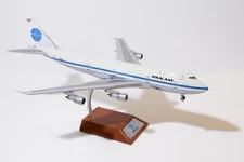 InFlight200 Boeing 747 Pan Am "Clipper Defender" diecast 1:200 model with stand