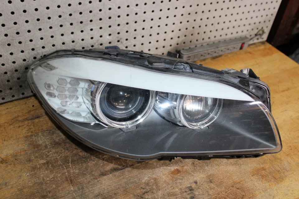 2011 (DAMAGED) BMW F10 528I 535I 550I M5 RIGHT PASSENGER HID XENON HEADLIGHT AFS - Image 4 of 4