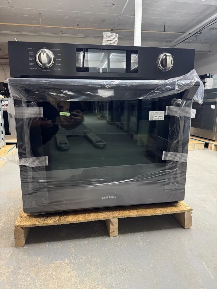 Samsung - NV51K7770SG - 30" Single Wall Oven with Flex Duo, Steam Cook and WiFi - Image 3 of 4